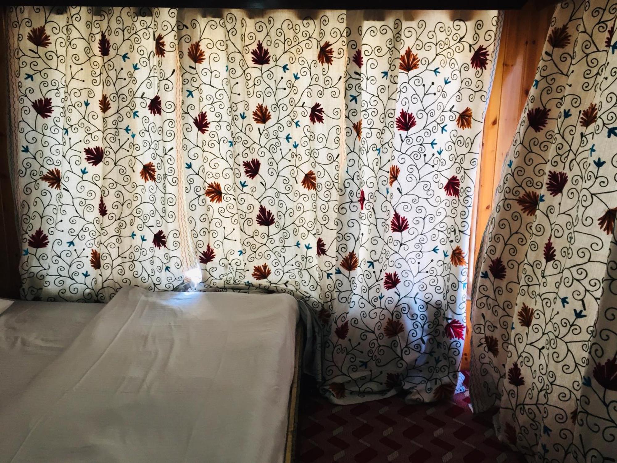 New Prince Cottage & Saibha Palace Пахалгам Экстерьер фото